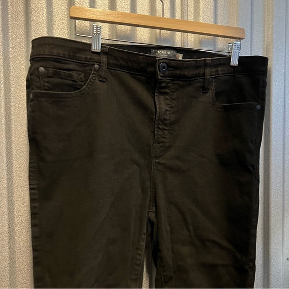 Torrid Sky High Skinny Premium Stretch High-Rise black Jeans 18 short petite - Picture 12 of 15